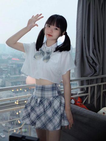 图片[6]-网格丝袜的清纯双马尾小姑娘-小春日